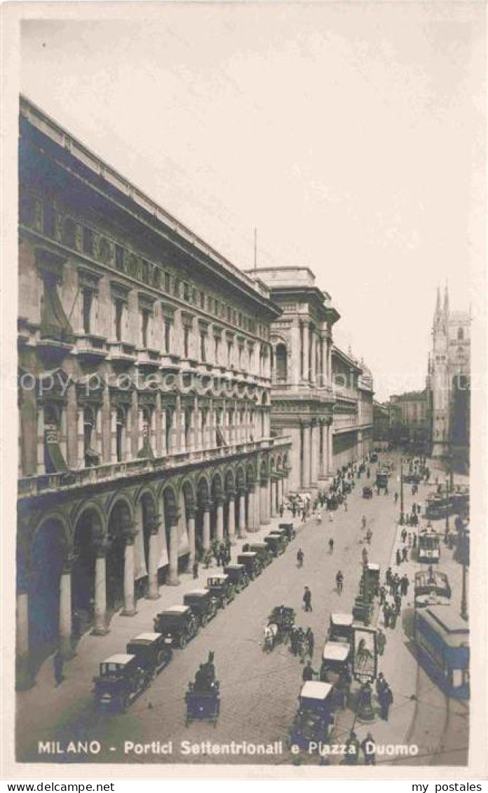 MILANO Mailand IT portici Settentrionali e Piazza Duomo