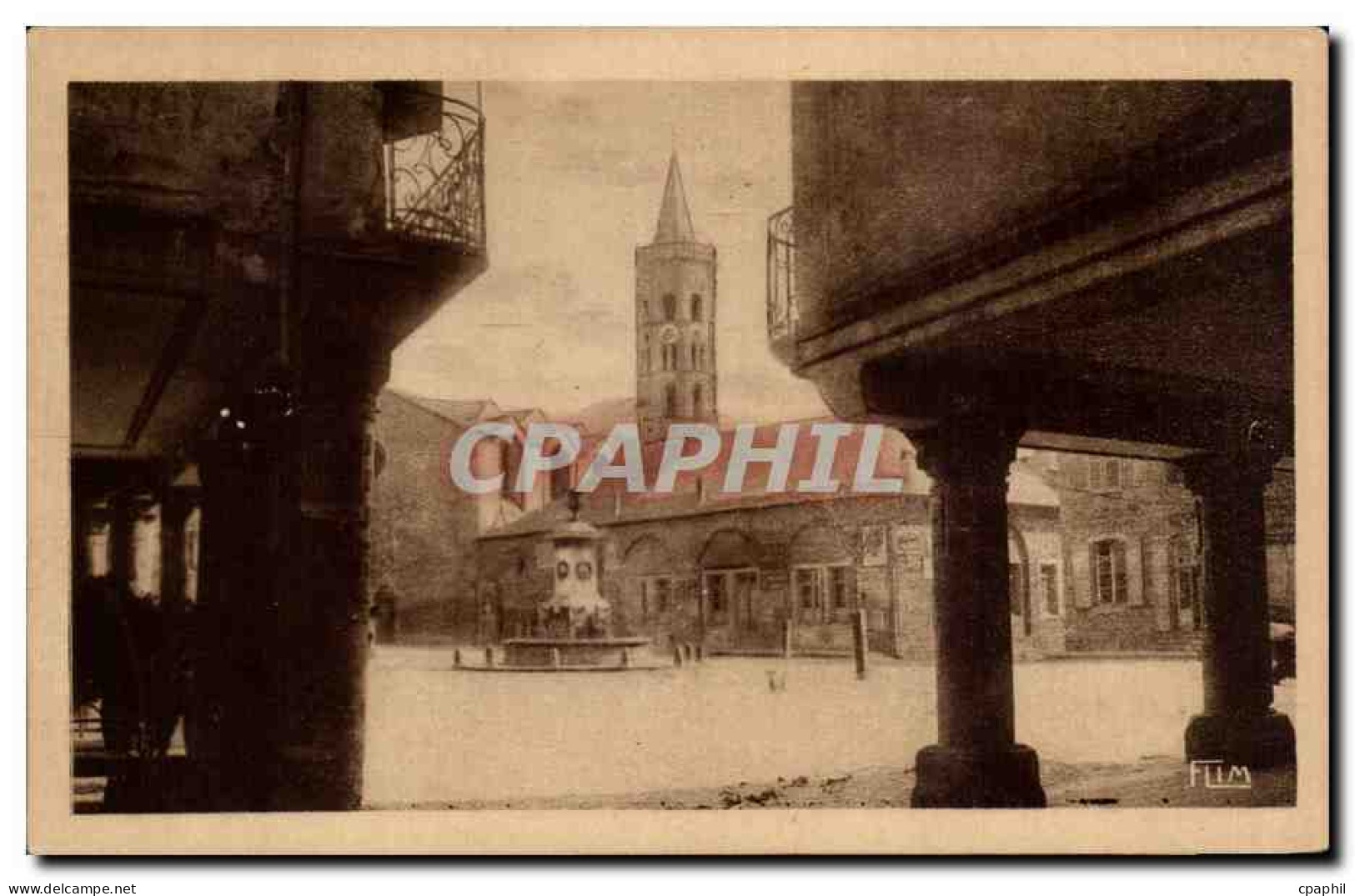Millau CPA Les colonnades et Notre Dame