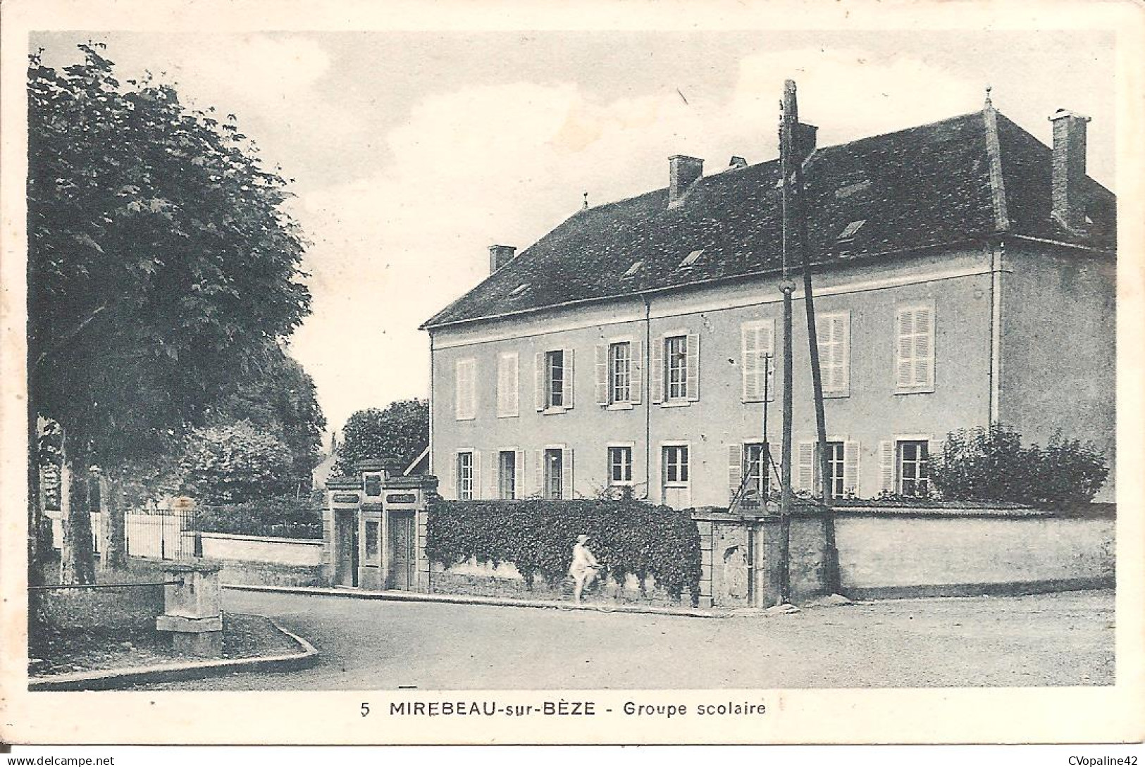 MIREBEAU-SUR-BEZE (21) Groupe Scolaire en 1949