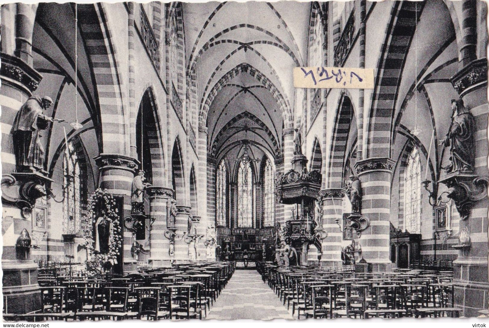 Mol :  Binnenzicht der kerk