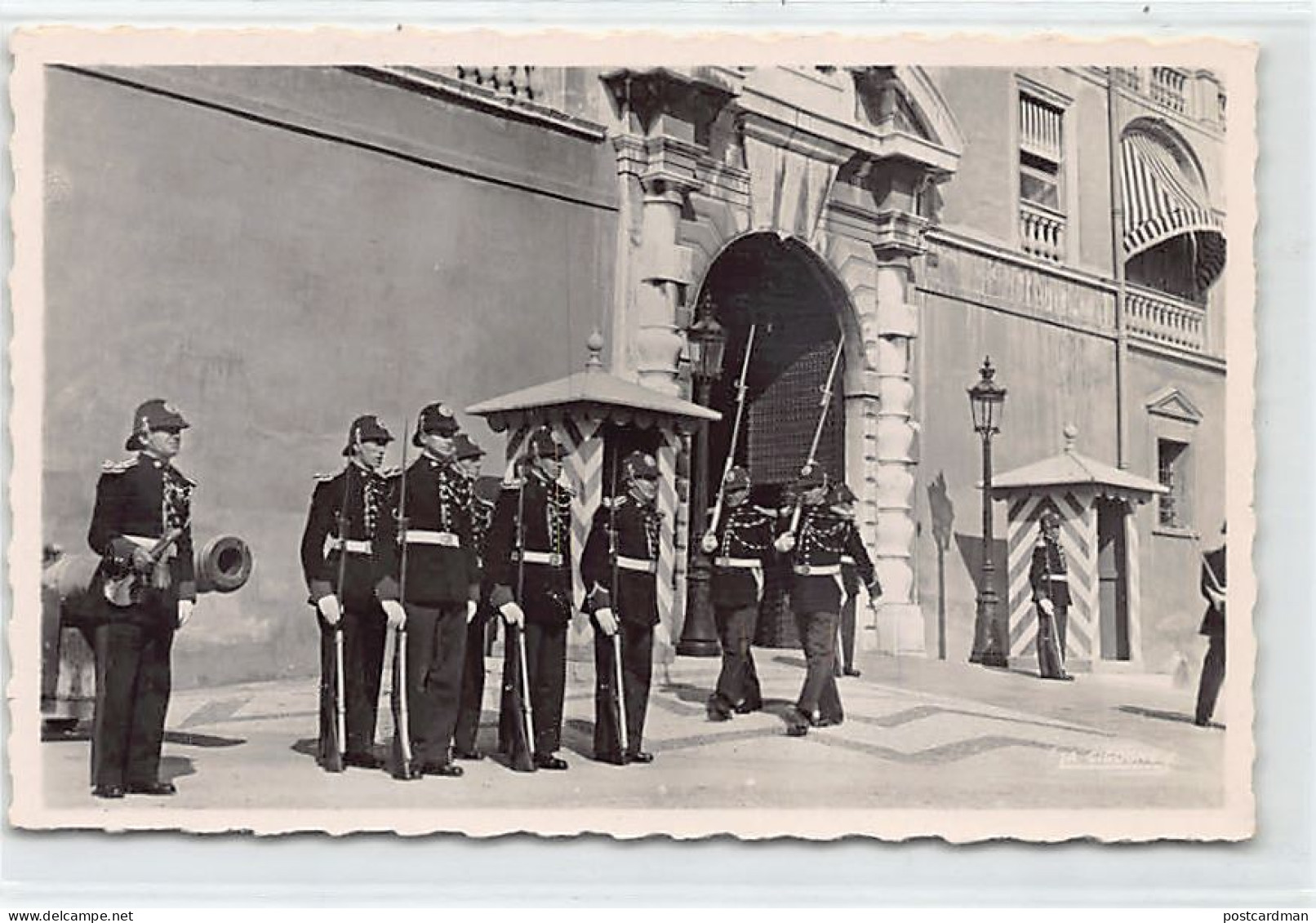 Monaco - La relève de la garde devant le Palais Princier - Ed. La Cigogne 1397