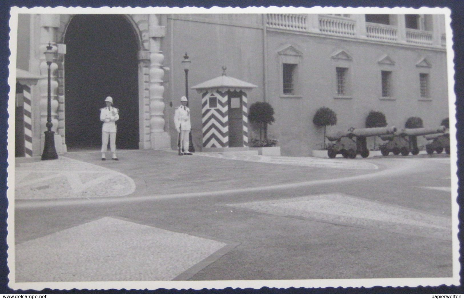 Monaco - Le Palais du Prince: Privatfoto (format: ca 13,7 x 8,7 cm) Wache