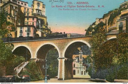 CPA Monaco Le Ravin et l Eglise Sainte-Devote Train