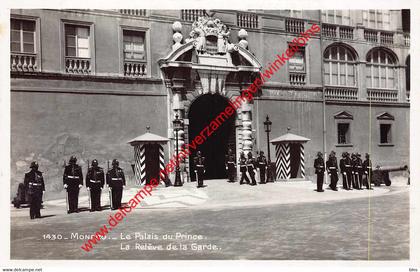 Le Palais du Prince - la relève de la Garde - Monaco - Monaco