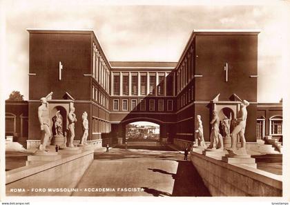 B026 Italy Rome Rome Foro Mussolini Statues RPPC postcard
