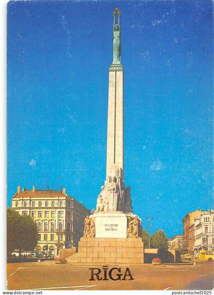 B109456 Latvia Riga Monument Statues Auto Cars