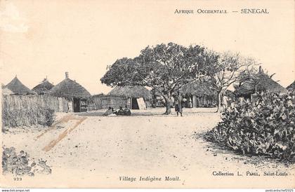 BF8837 senegal village indigene mouit types   Senegal