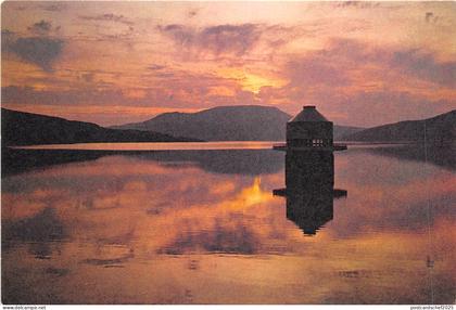 br108953 sunset on llyn  celyn  merionethshire wales uk