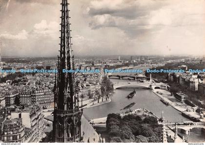 D134829 Paris en Flanant Vue panoramique prise de Notre Dame Von