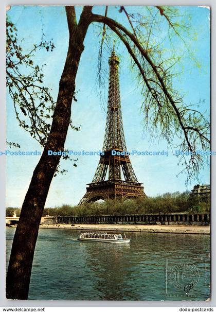 D322179 La Tour Eiffel. Paris. Merveille du Monde. Ektacap. PM Paris Cler. 1969