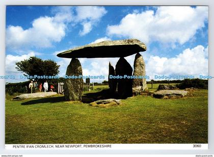 D336118 Pembrokeshire. Pentre Ifan Cromlech Near Newport. Pembrokeshire Eye Post