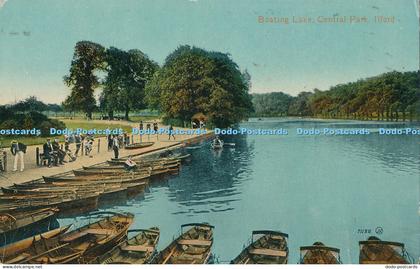 R028393 Boating Lake Central Park Ilford