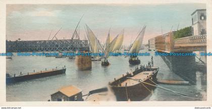 R038039 Cairo. Kasr El Nil Bridge Oppend