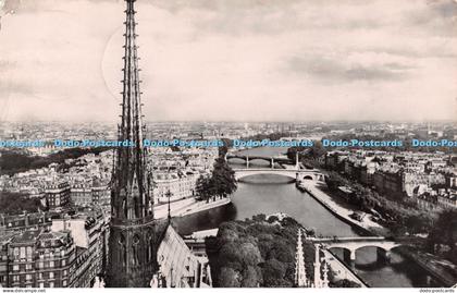 R485045 10 Paris Vue panoramique prise de Notre Dame Globe 1953