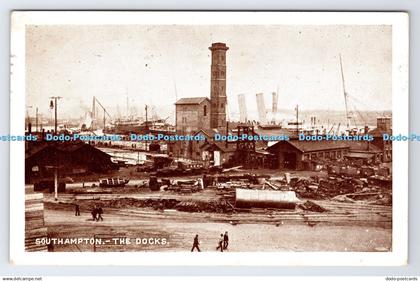 R778669 Southampton The Docks Cook Bazaar 1924