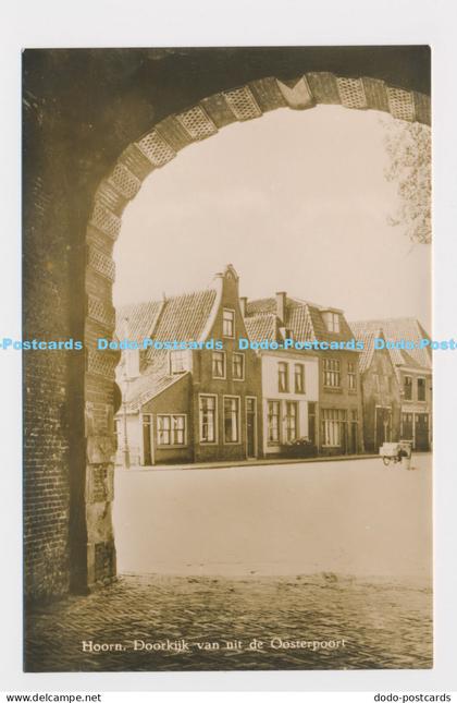 C009950 Hoorn. Doorkijk van uit de Oosterpoort. H. Greven. Durgerdam