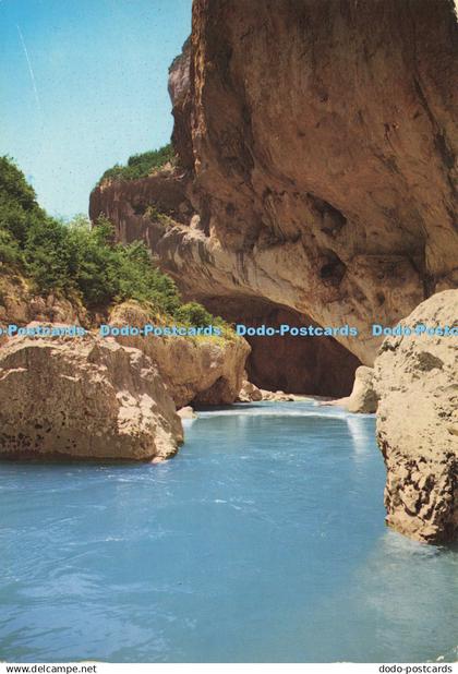 D194357 847 Les Gorges Pittoresques du Verdon Au fond des Gorges la Beaume aux P