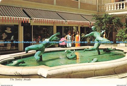 D219494 The Bahama Islands The Sunley Arcade Calypso Distributors Plastichrome