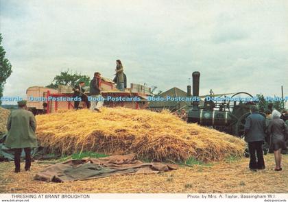 D284581 Threshing at Brant Broughton Lincolnshire North Lincolnshire South and H