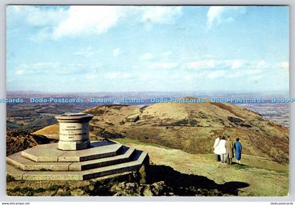 L351310 Worcestershire. The Summit of the Worcestershire Beacon. Near Great Malv