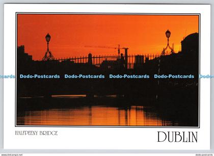 L370881 Dublin Halfpenny Bridge Useful Gifts Oliver Kazmierezak