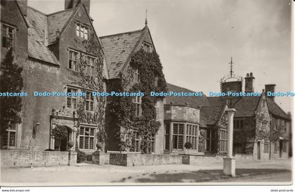 R012182 Lygon Arms Broadway RP