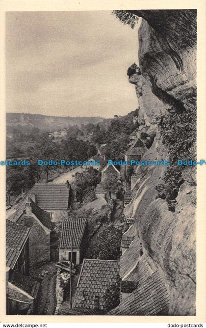 R057088 Les Eyzies. Coin de Village. No 3