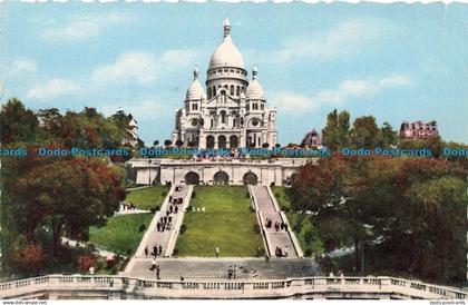 R664840 Paris. Le Sacre Coeur. Globe
