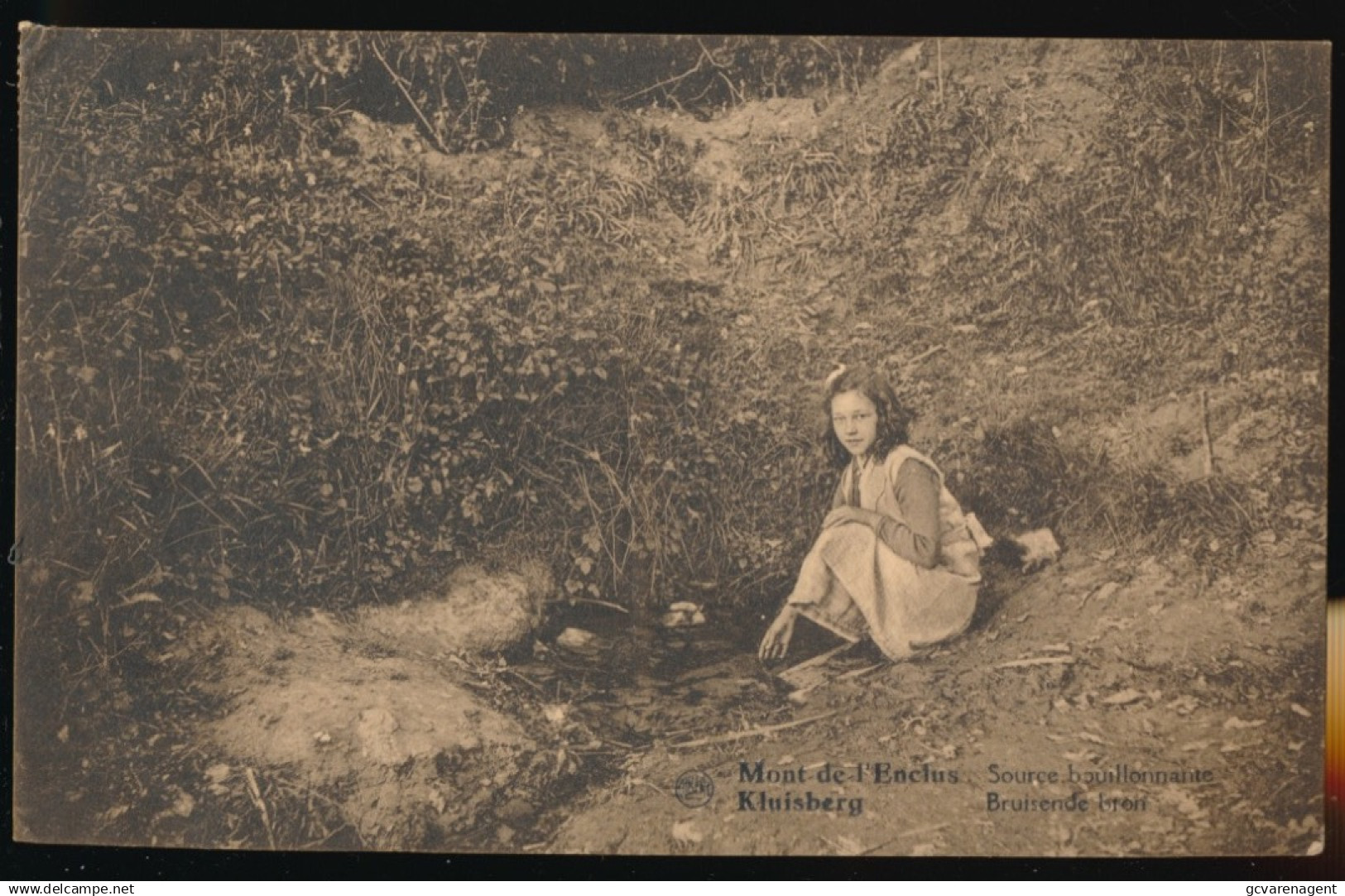 MONT DE L'ENCLUS  SOURCE BOUILLONNANTE