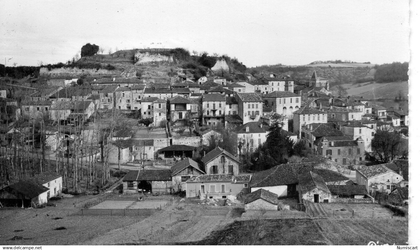 Montaigu-de-Quercy belle vue du Village