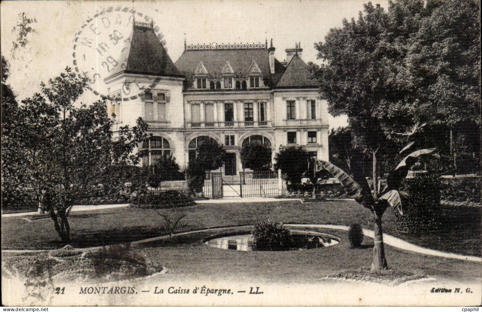 Montargis CPA La Caisse d'Epargne