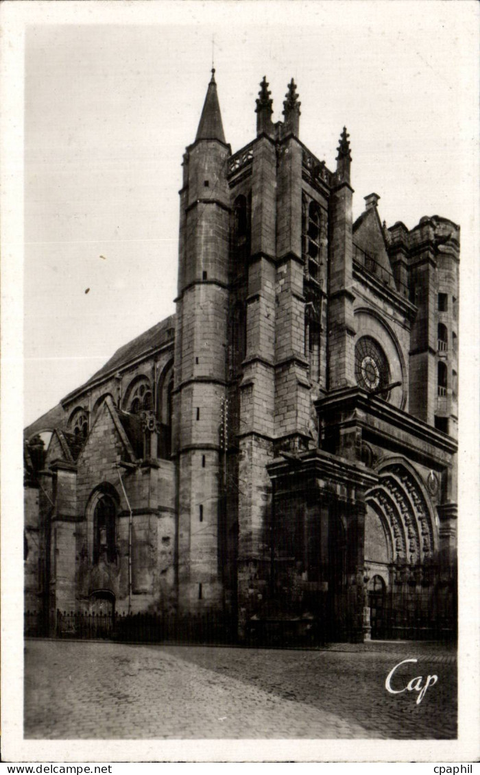 Montereau - L Eglise - CPA