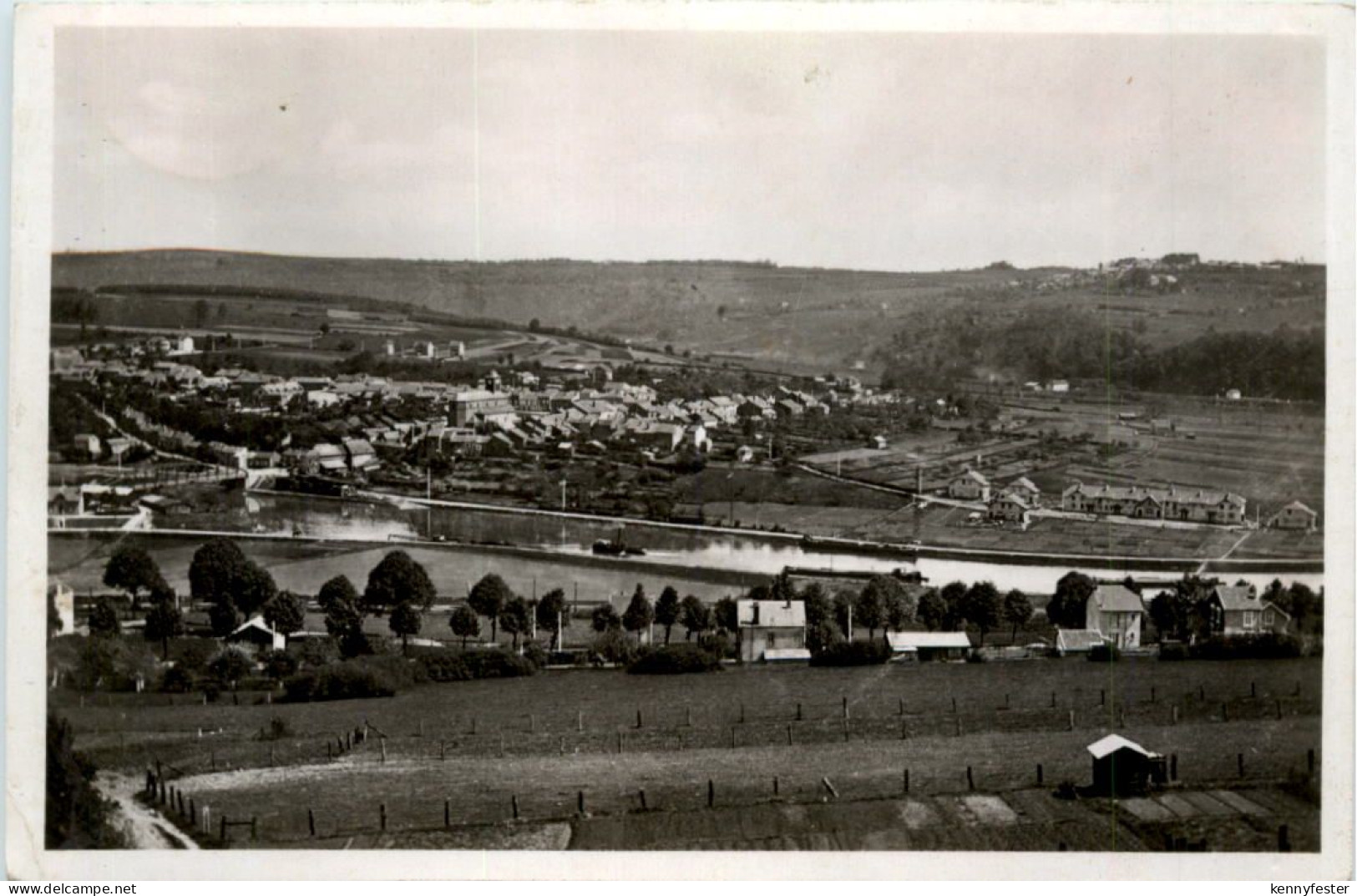 Montey pres Charleville