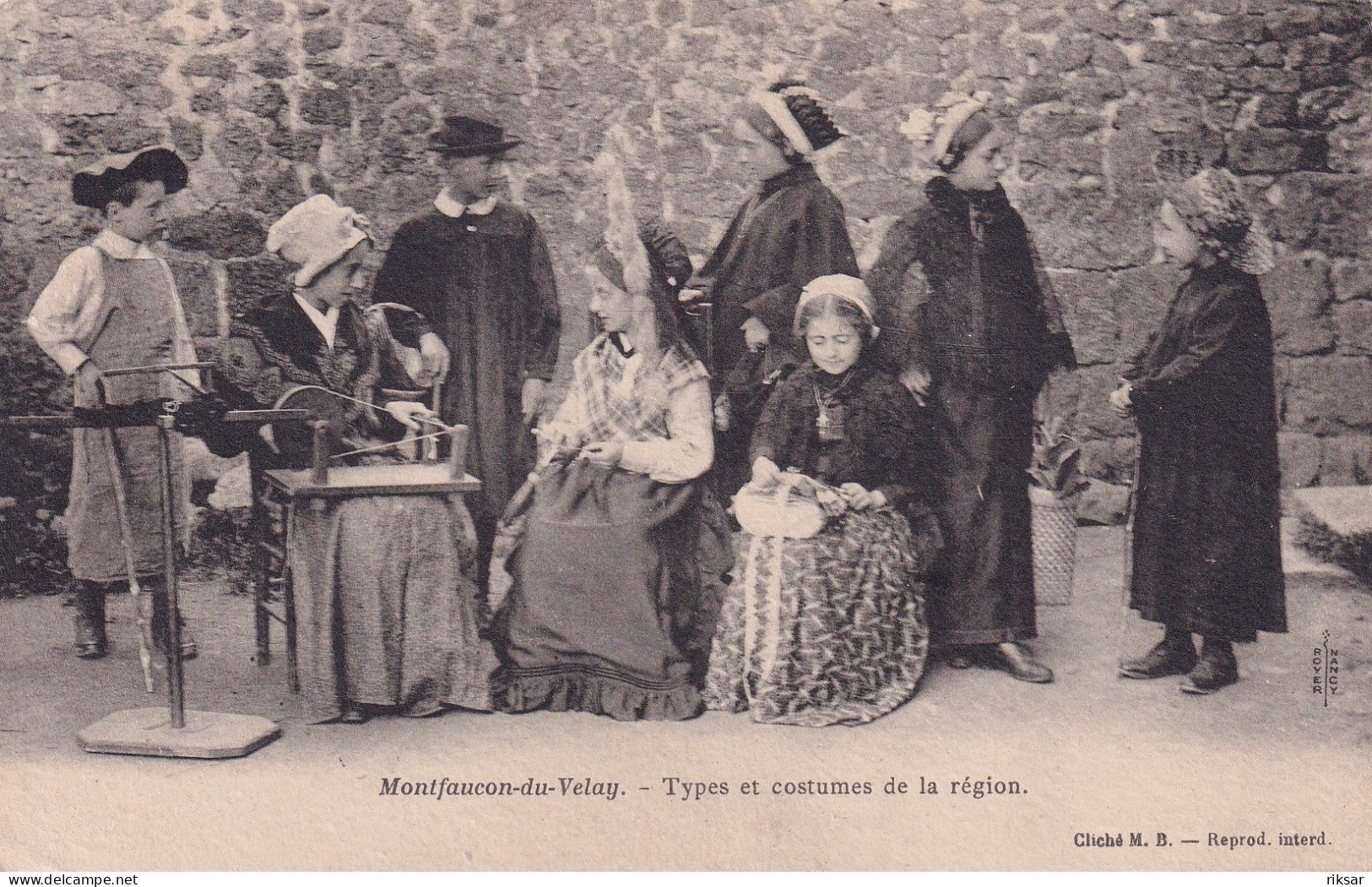 MONTFAUCON EN VELAY(TYPE)
