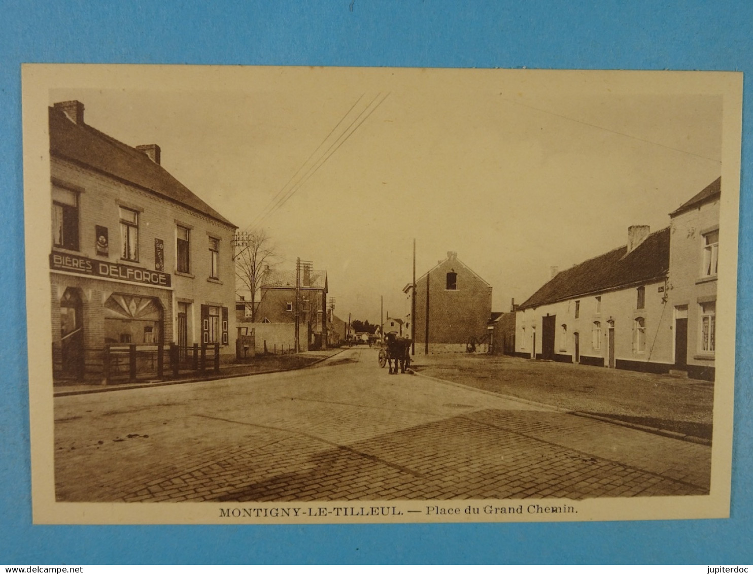 Montigny-le-Tilleul Place du Grand Chemin