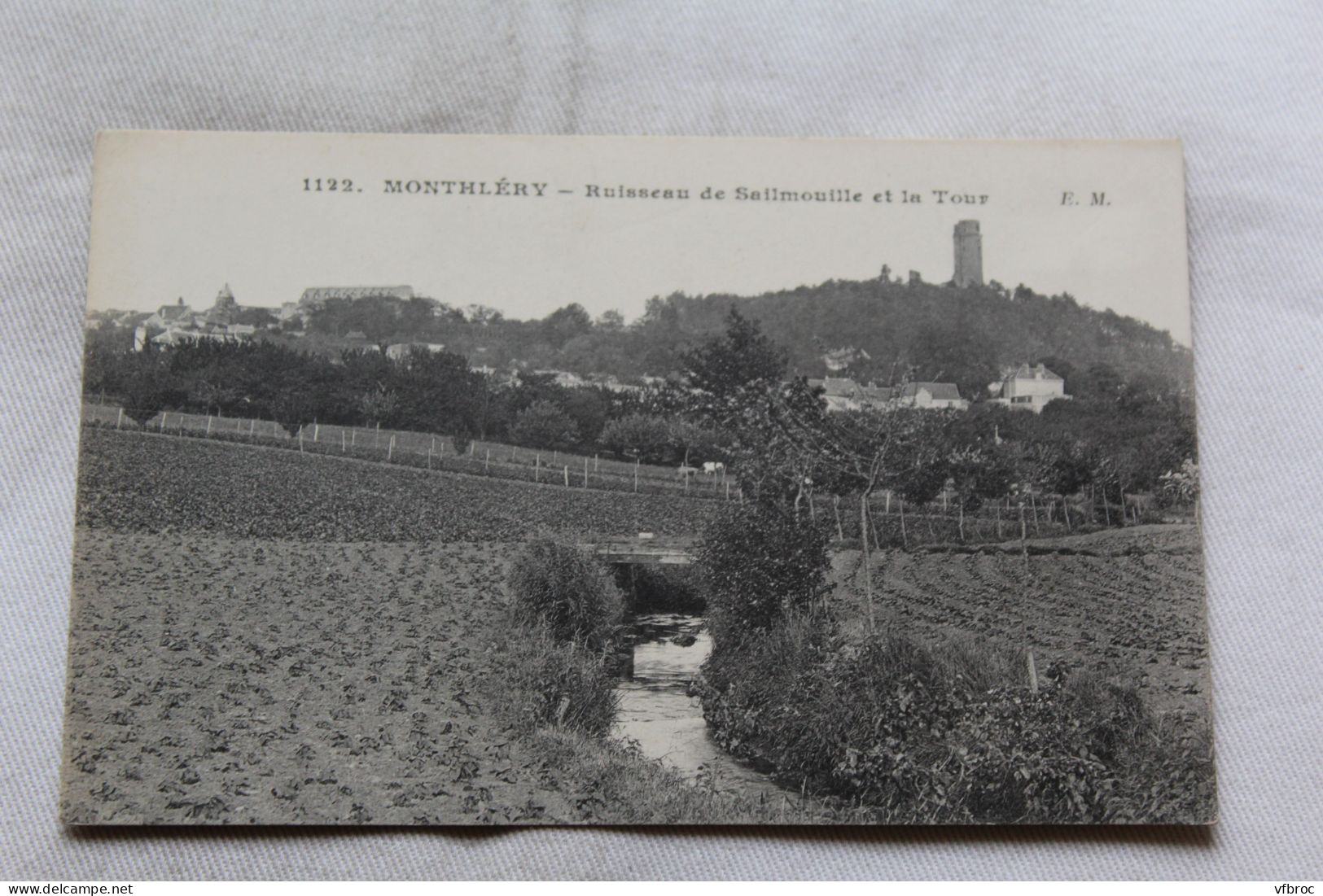 Montlhéry, ruisseau de Sailmouille et la tour, Essonne 91