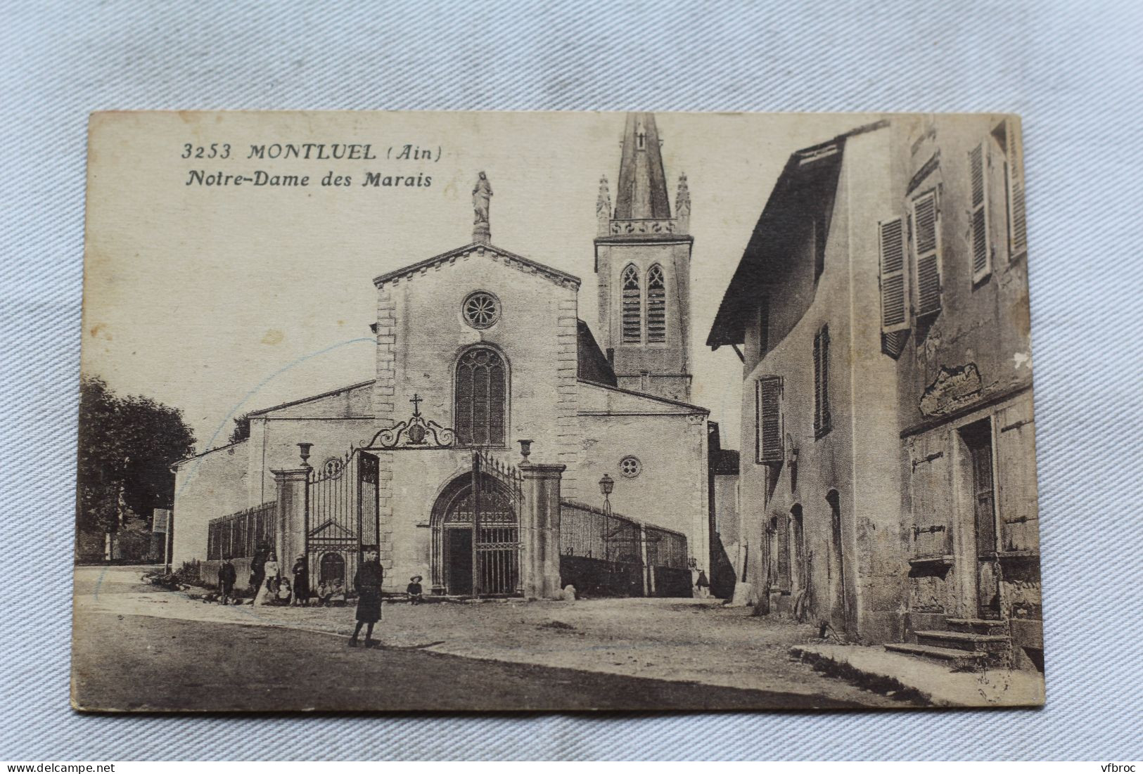 Montluel, Notre Dame des Marais, Ain 01