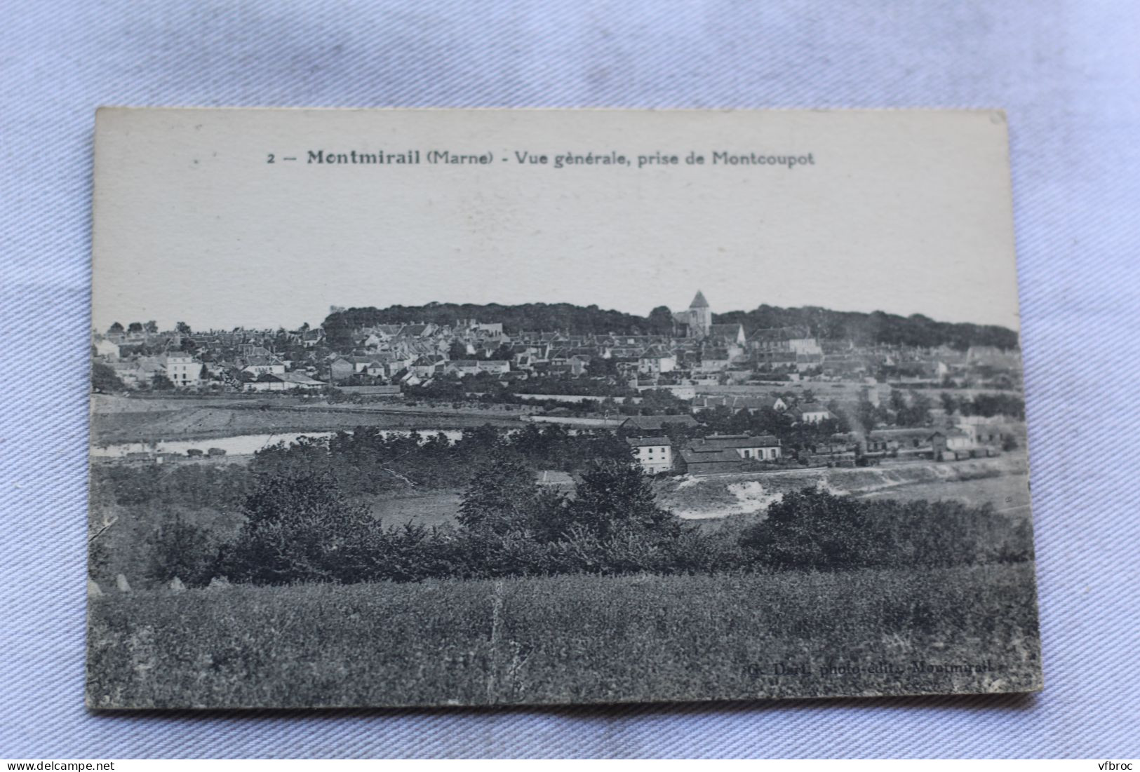 Montmirail, vue générale prise de Montcoupot, Marne 51