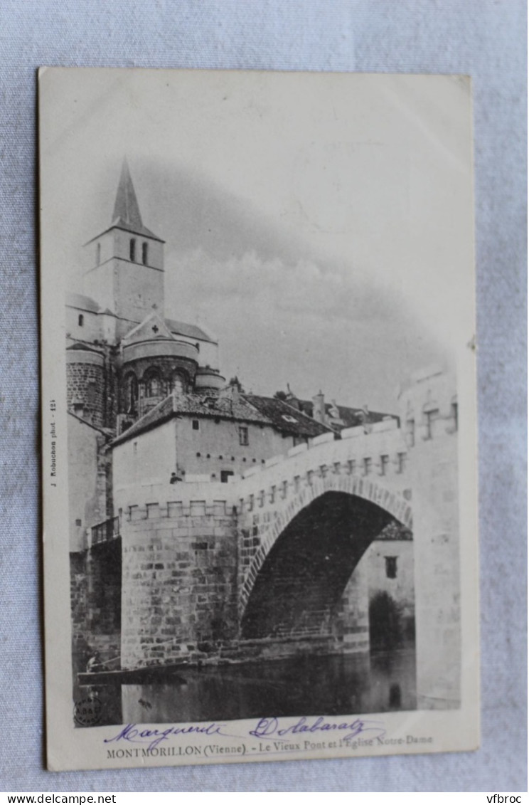 Montmorillon, le vieux pont et l'église Notre Dame, Vienne 86