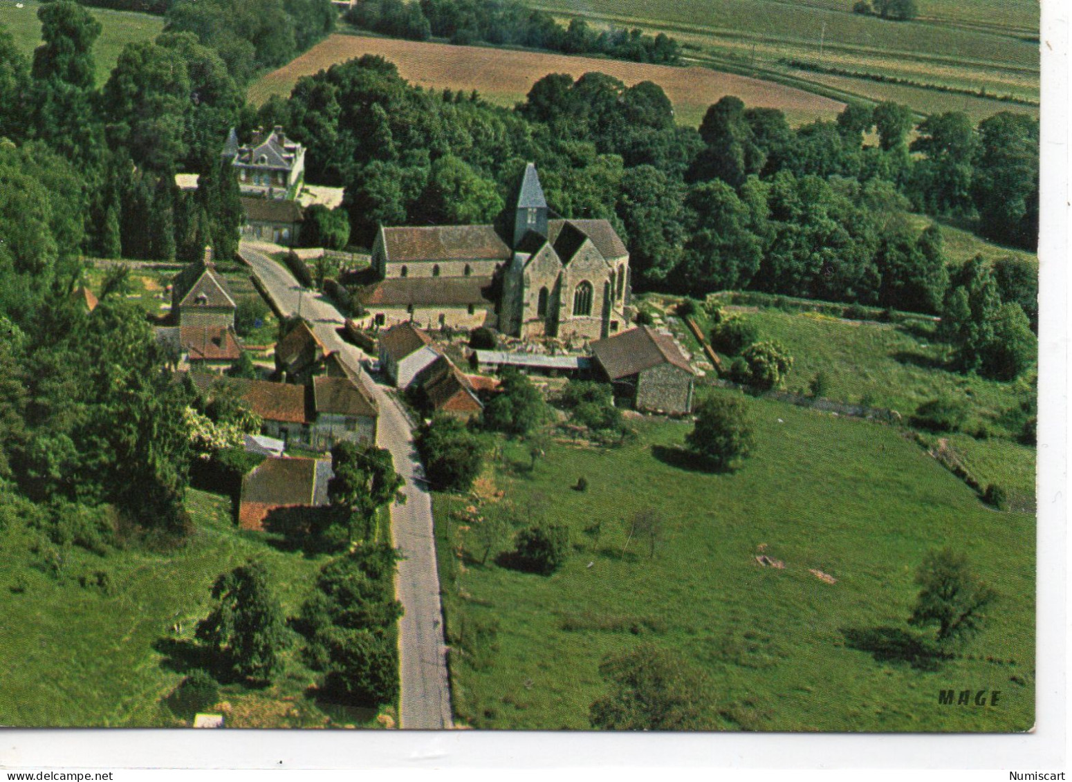 Montmort-Lucy vue aérienne Eglise XVIe siècle