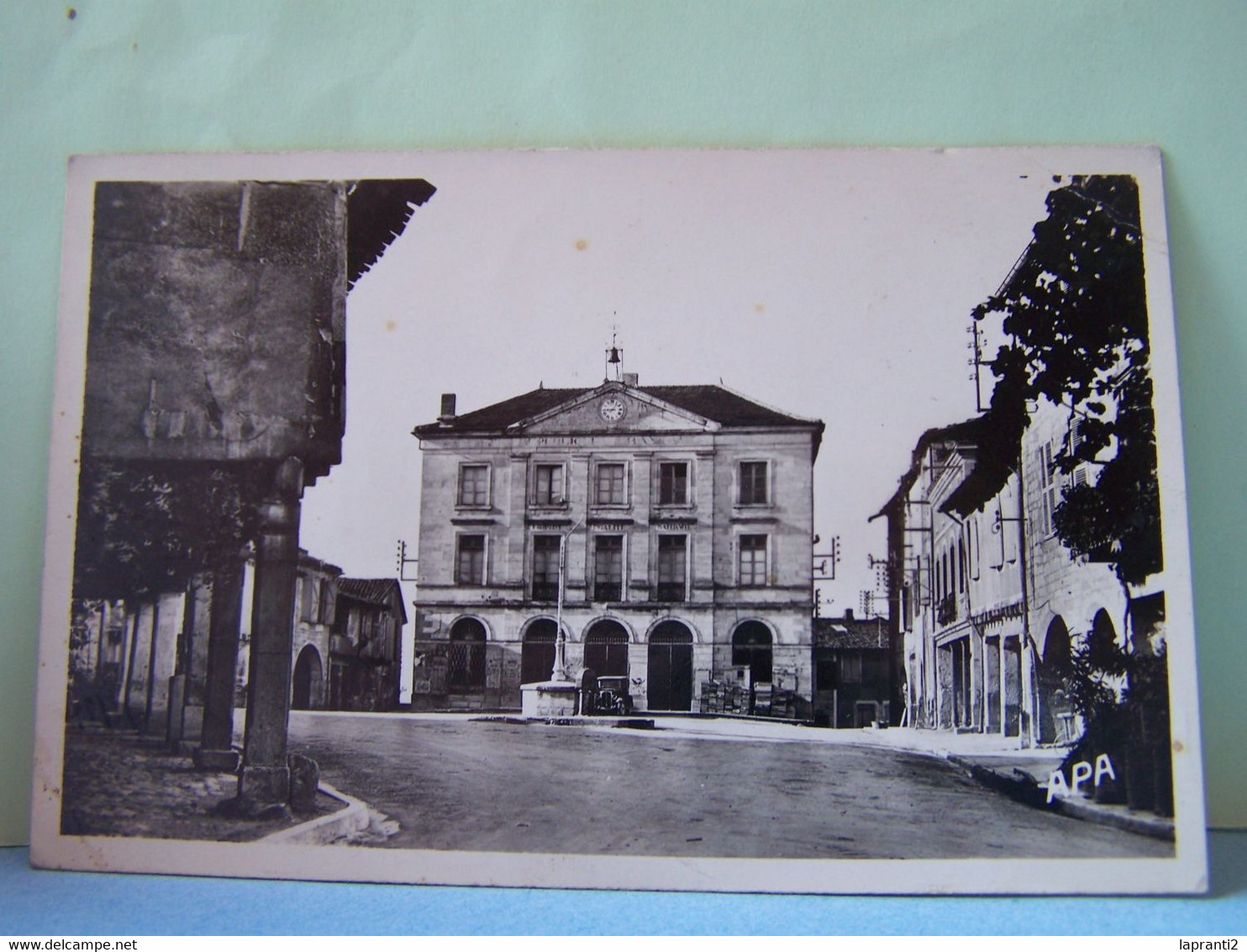 MONTPEZAT-DE-QUERCY (TARN ET GARONNE) HOTEL DE VILLE.
