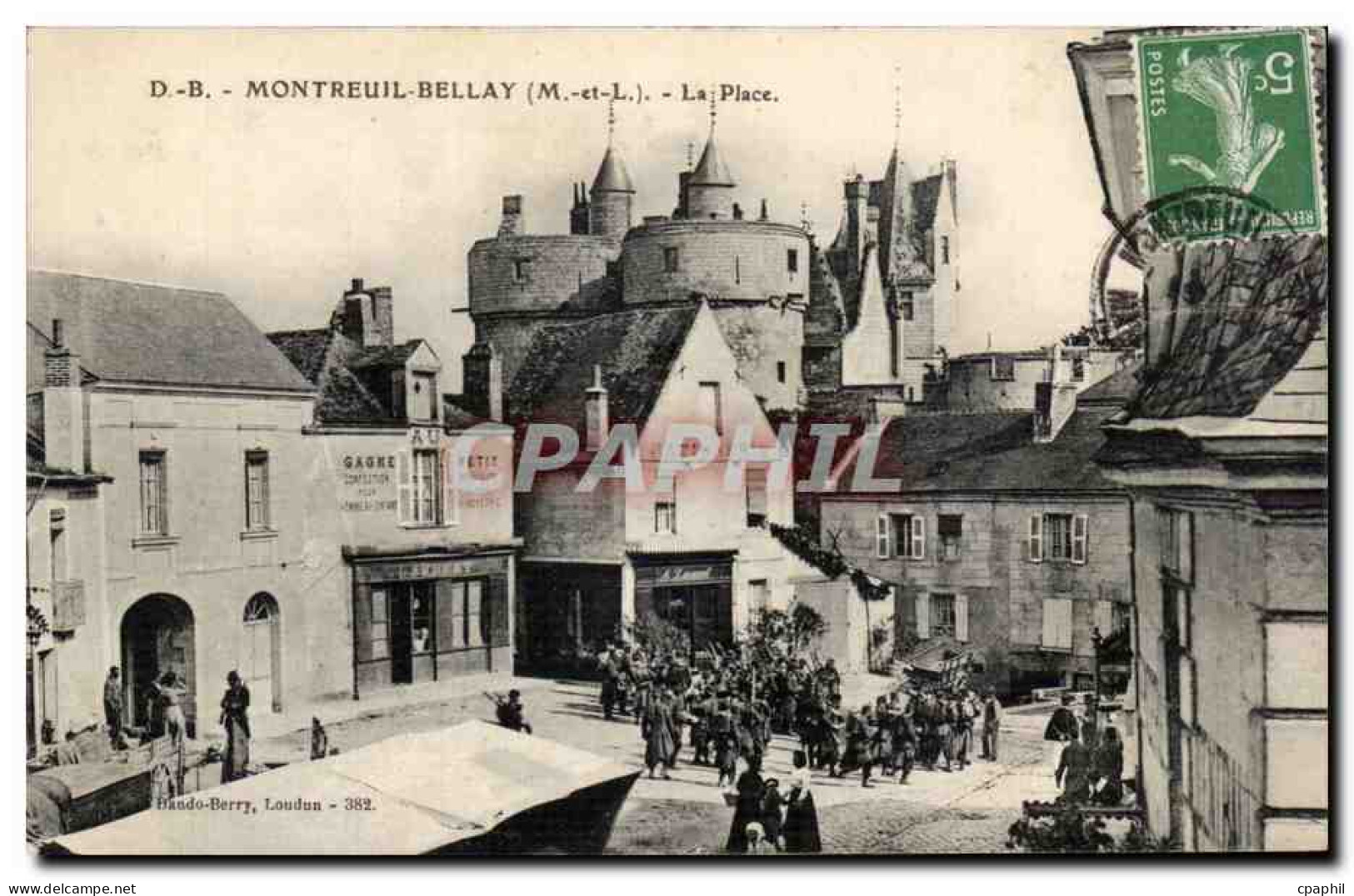 Montreuil Bellay CPA La place