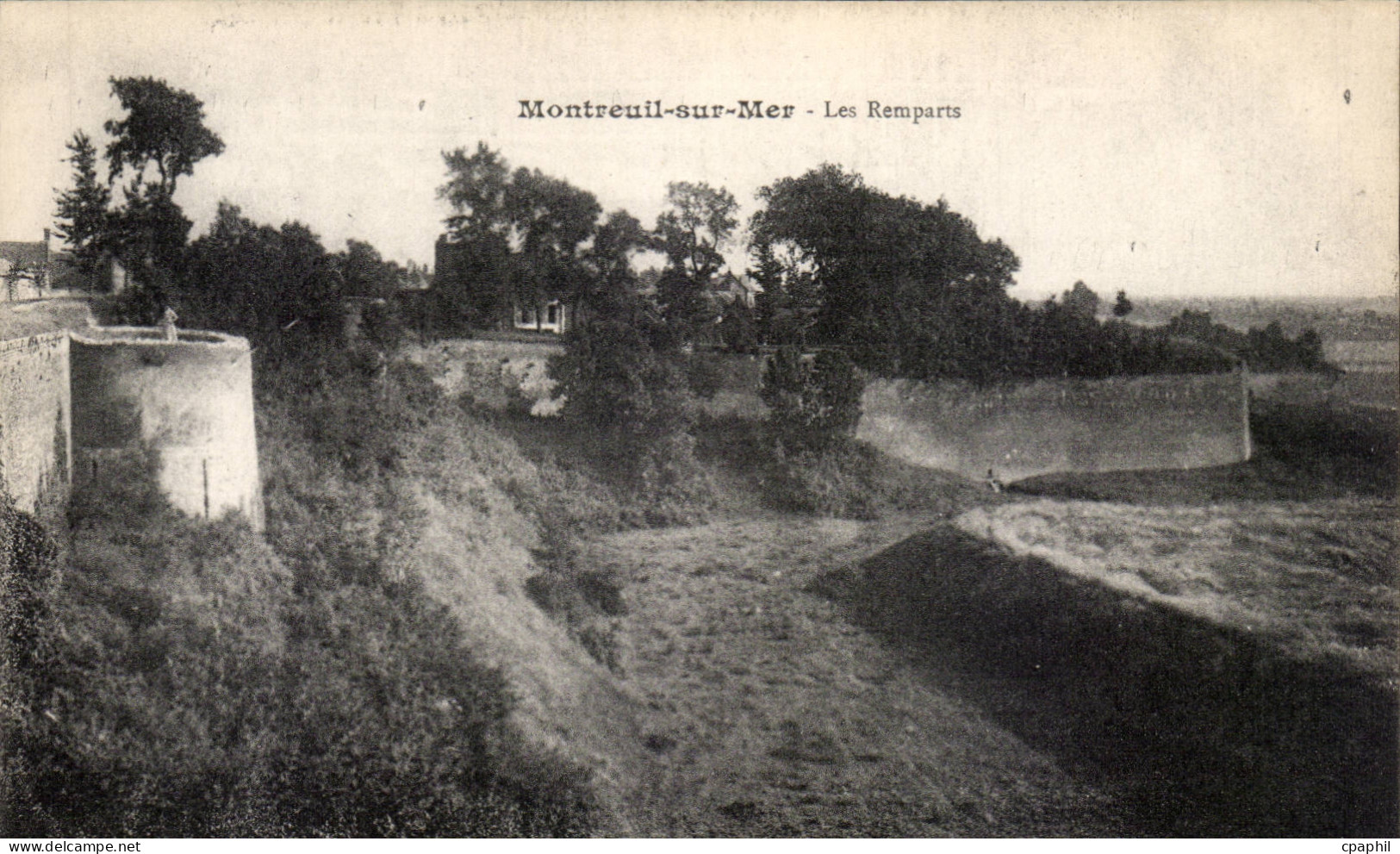 Montreuil sur Mer - Les Remparts CPA