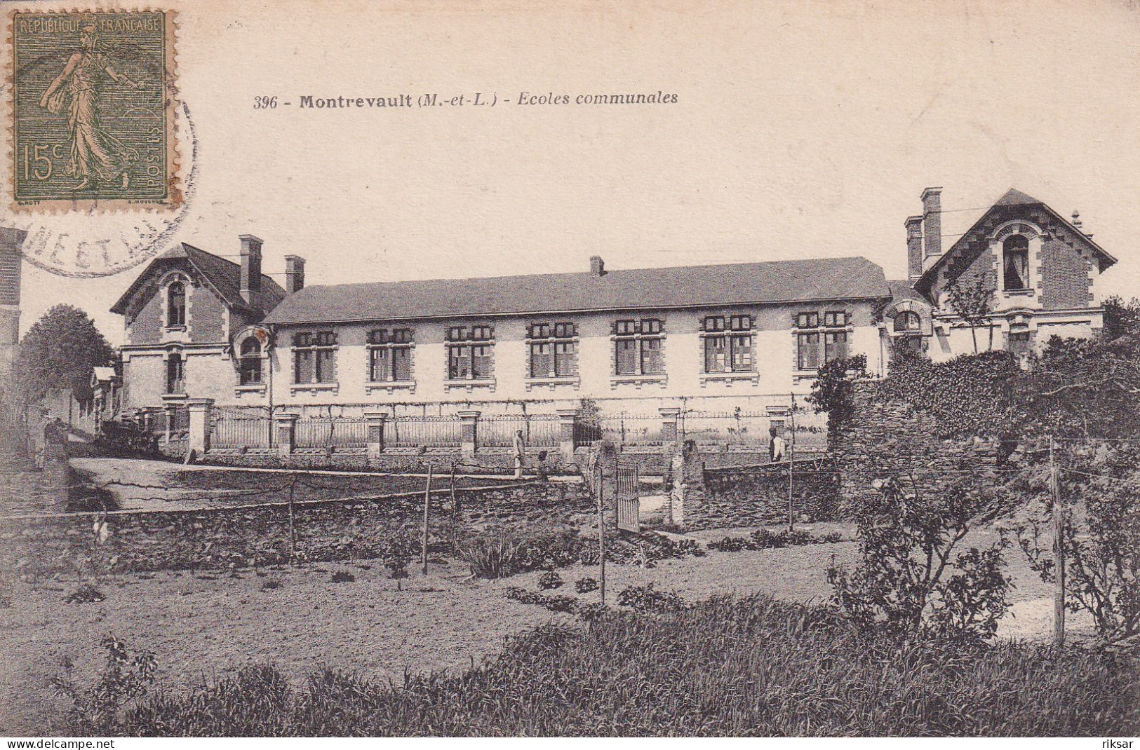 MONTREVAULT(ECOLE)