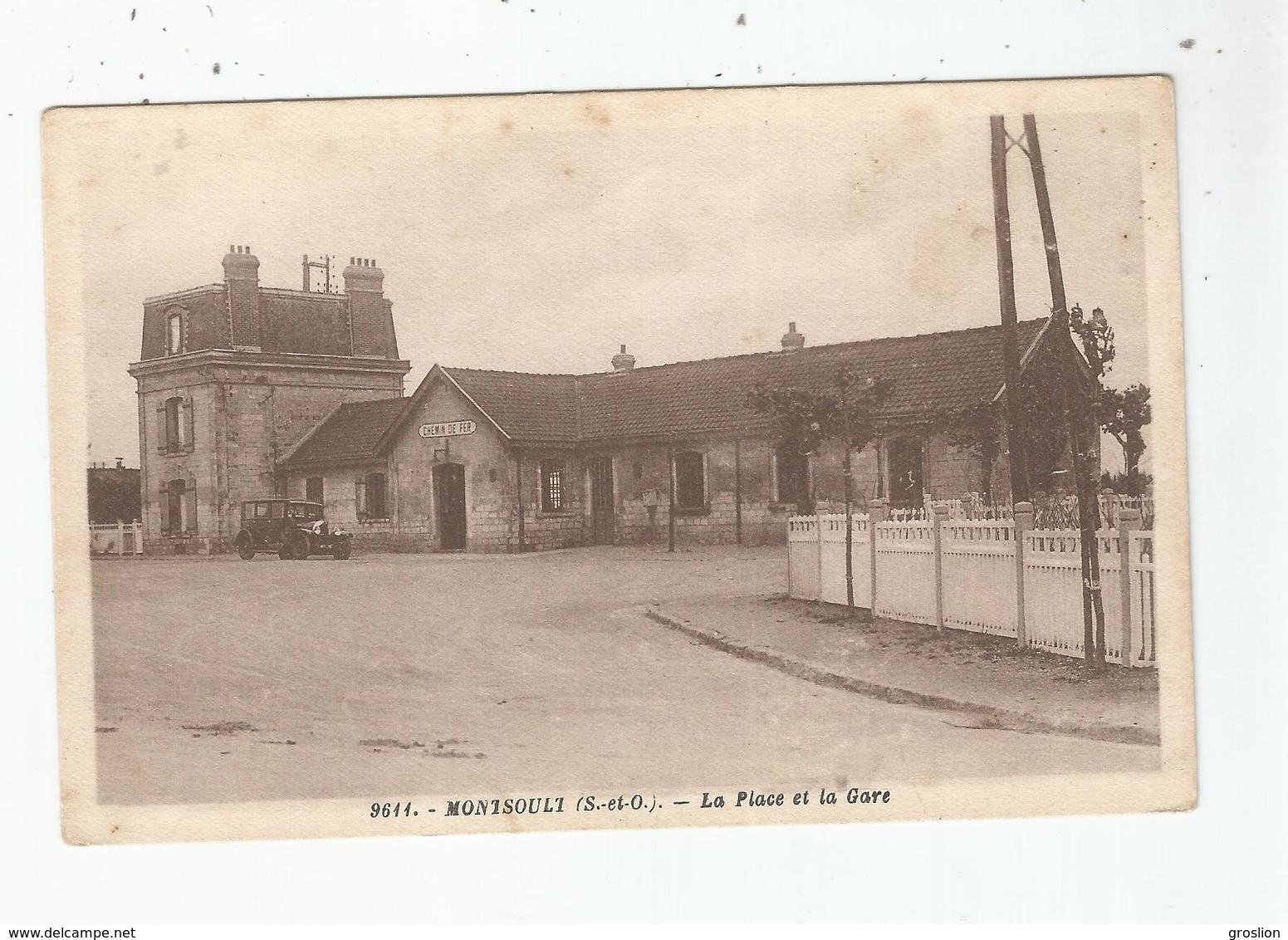 MONTSOULT (S ET O) 9611 LA PLACE ET LA GARE (AUTO GAREE)