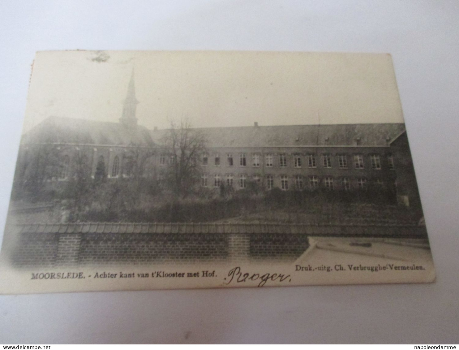 Moorslede, Achterkant van het klooster met Hof