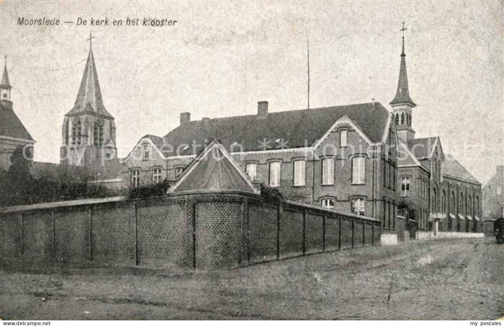 Moorslede De kerk en het klooster