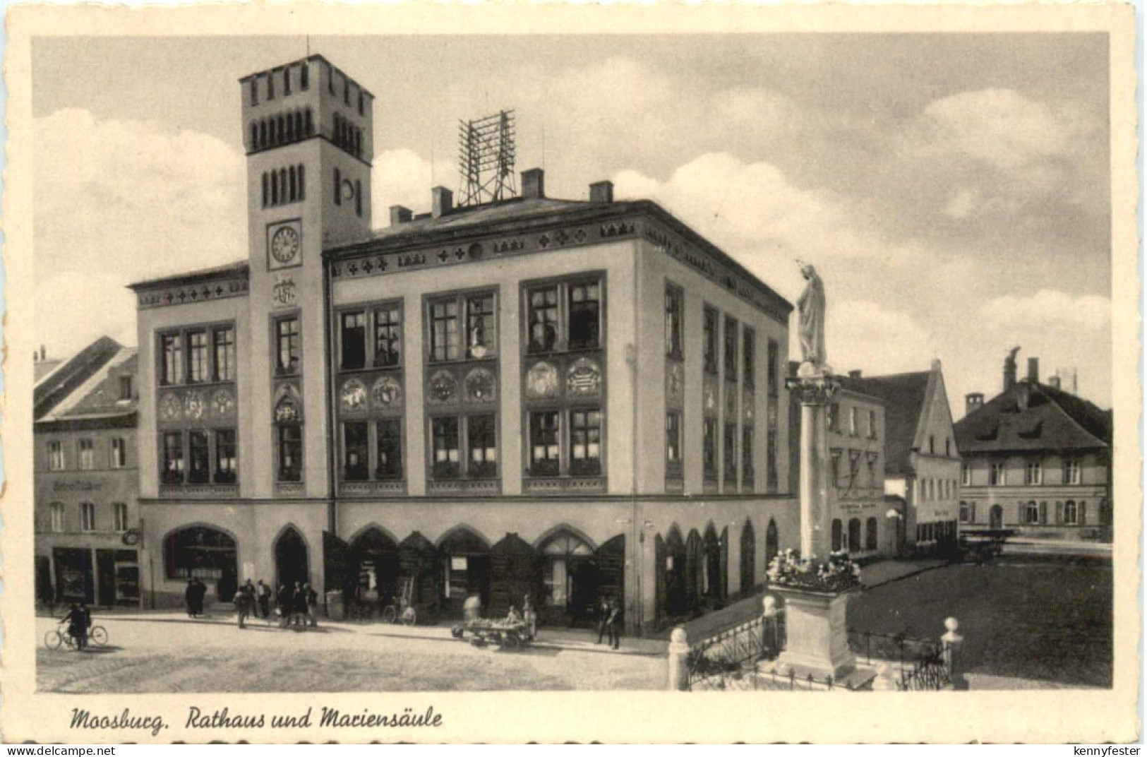 Moosburg an der Isar - Rathaus und Mariensäule