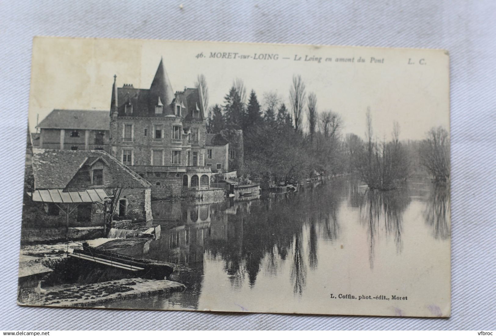 Moret sur Loing, le Loing en amont du pont, Seine et Marne 77