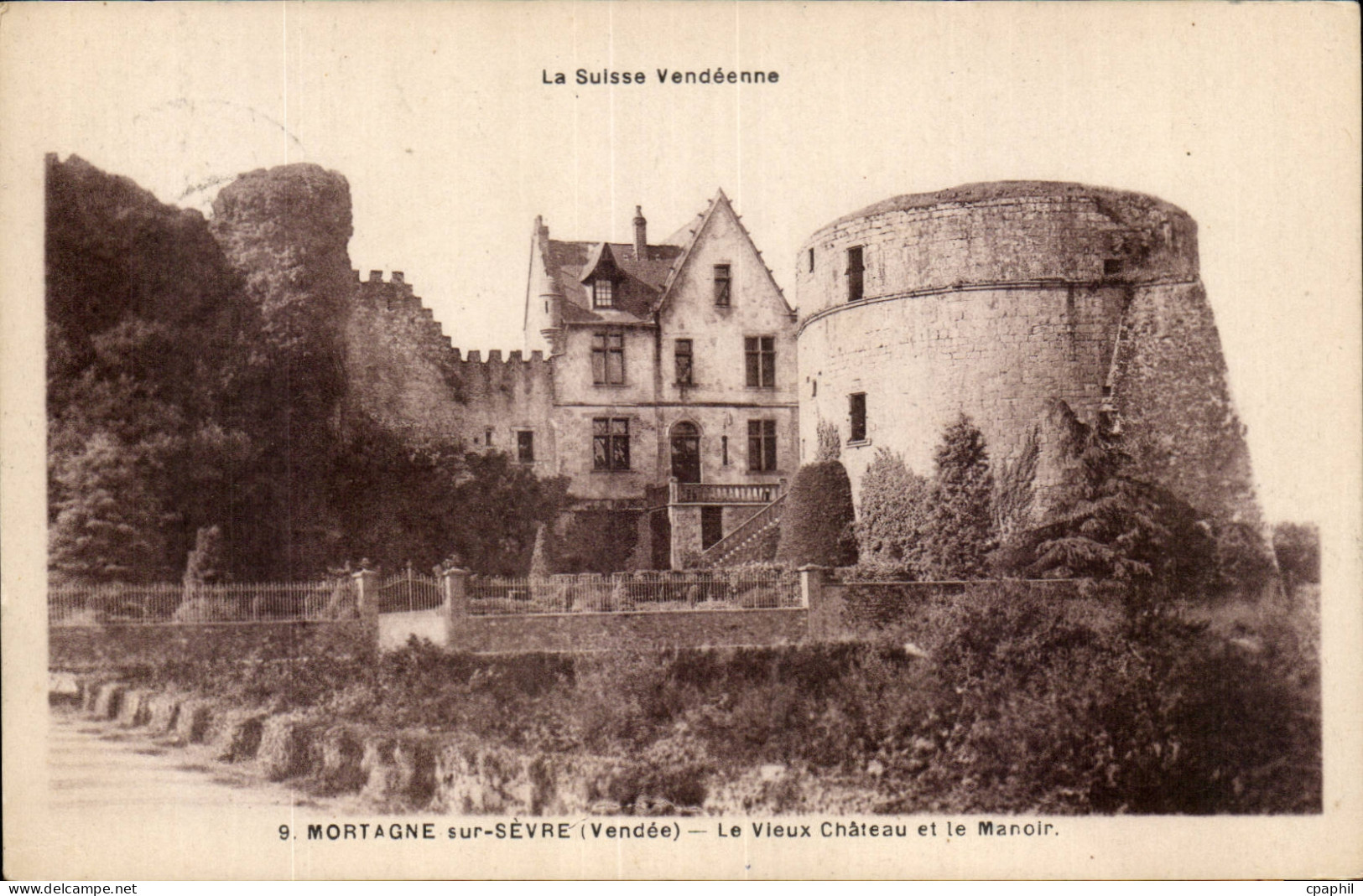 Mortagne sur SEvre CPA Le vieux chateau et le manoir